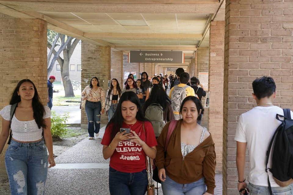 Photo 1 1st Day Fall 2022 Utrgv 