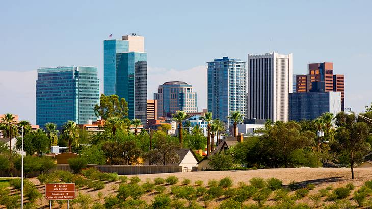 Phoenix modernizes old building to build a hotel