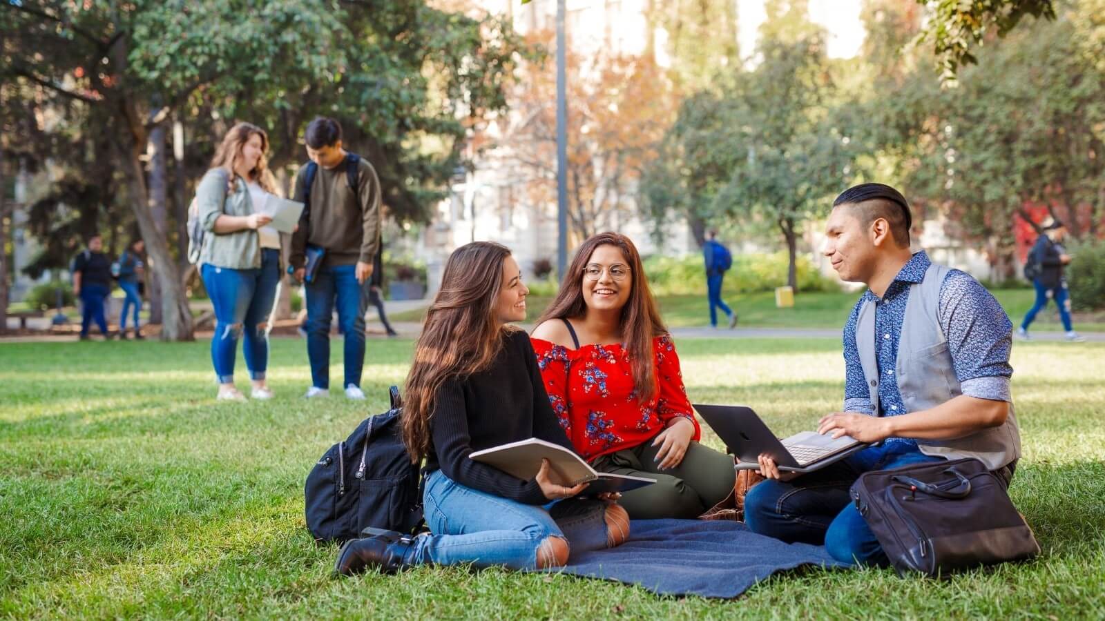 UTEP renews agreement with Chihuahua to grant scholarships to Mexican students