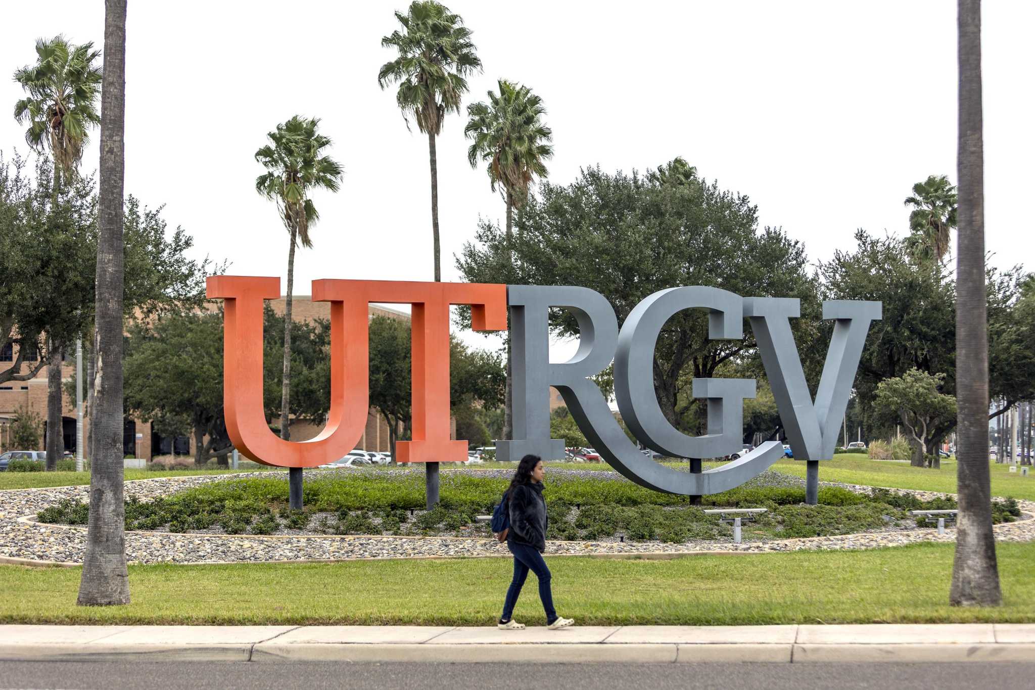 <strong>UTRGV holds annual exhibition of resources for start-ups</strong>