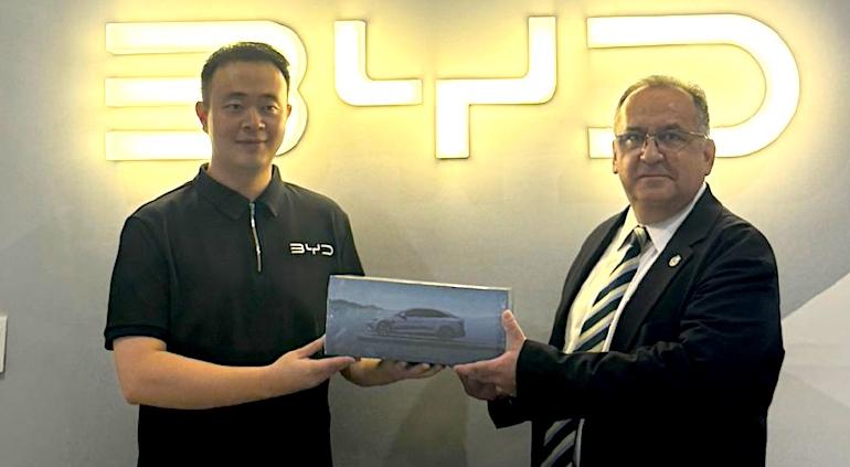 BYD and UACH sign collaboration agreement
