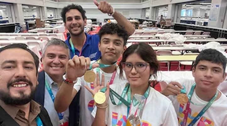 <strong>Students from Chihuahua win world robotics championship in China</strong>